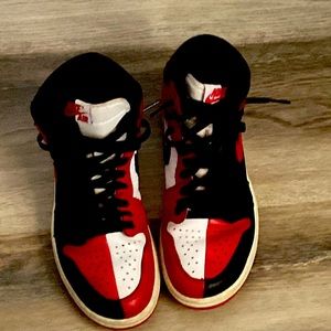 Very popular and very good shoes for sneakers
